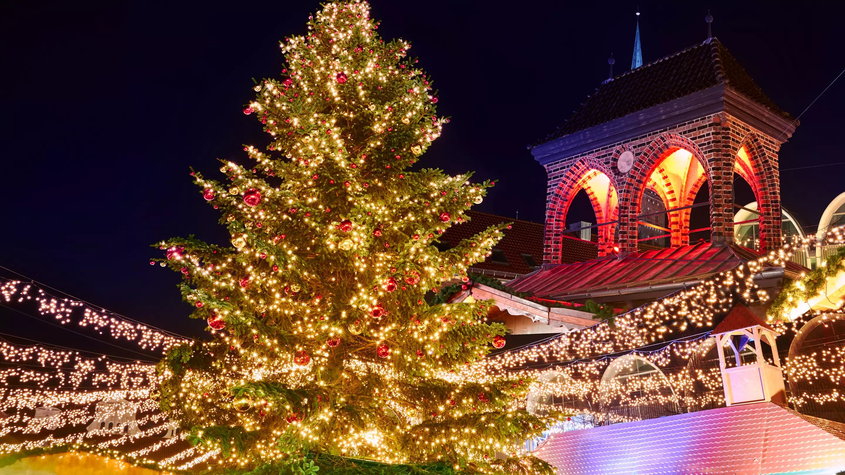 Bild für Historischer Weihnachtsmarkt in Lübeck © Gettyimages com, Acnakelsy