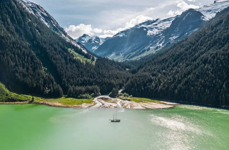 Bild für Die  Maple Leaf vor Vancouver Island